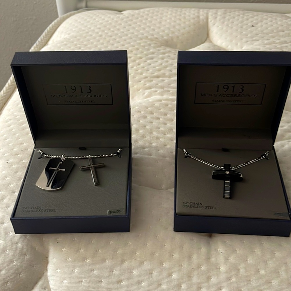 1913 stainless steel cross necklace